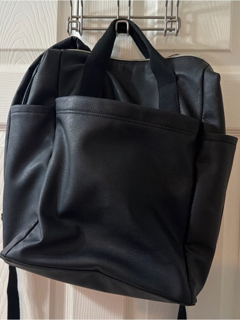 Black Universal Thread everyday backpack